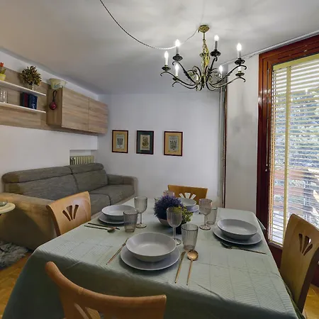 Dulci Du Mont Blanc Apartment *